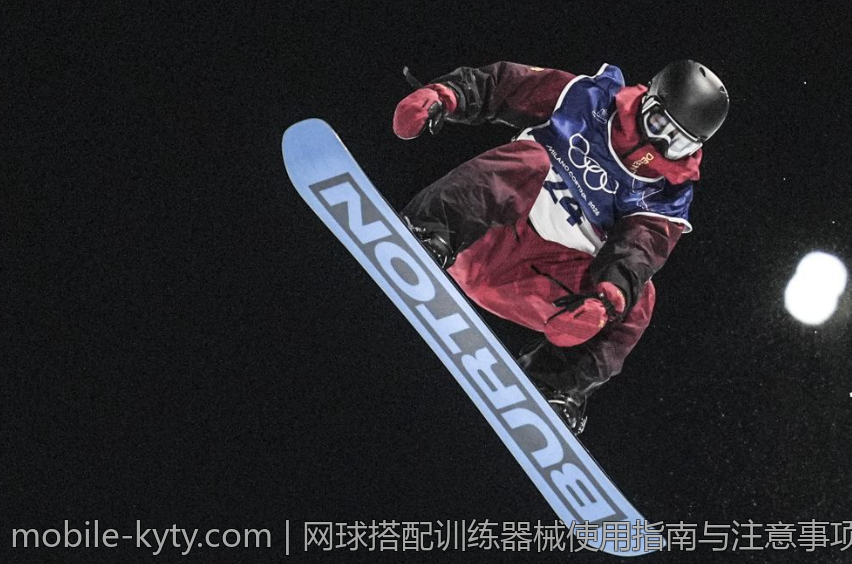 网球搭配训练器械使用指南与注意事项